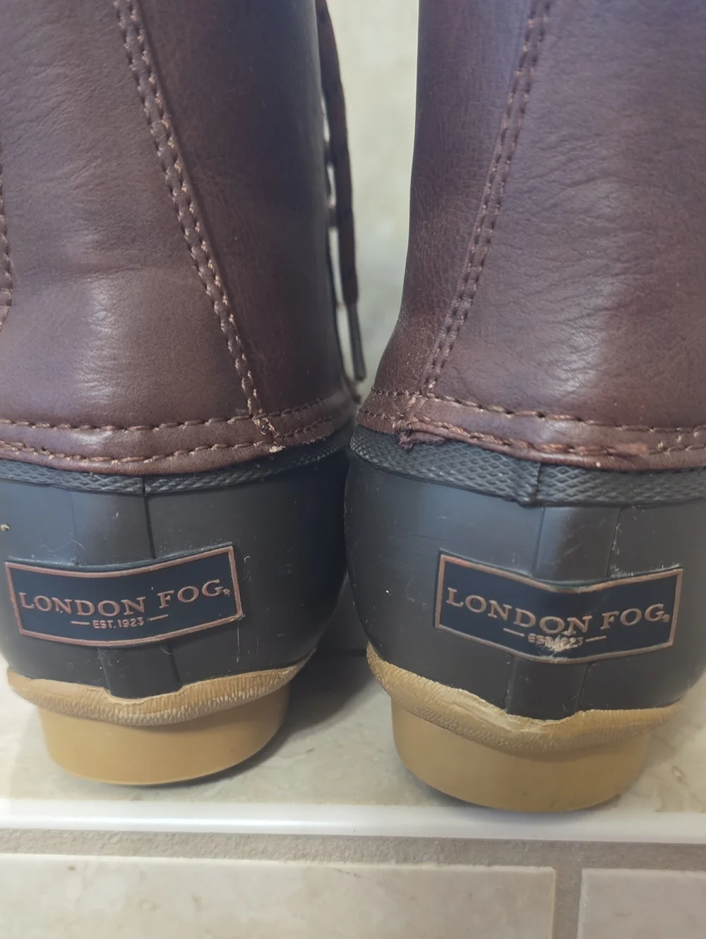 * EUC* London Fog Duck Boots Unisex
